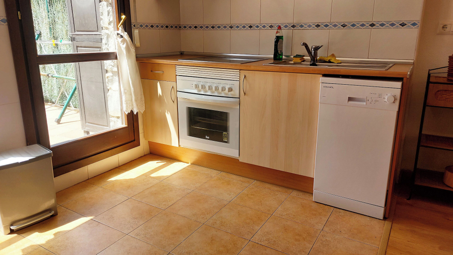 Private kitchen 3, Apartamentos Castiello de Jaca 3000, Huesca