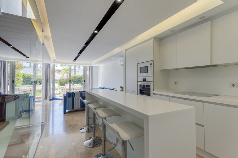Private kitchen 3, Holiday Home in Spain Near the Beach & Marina, Las Palmas