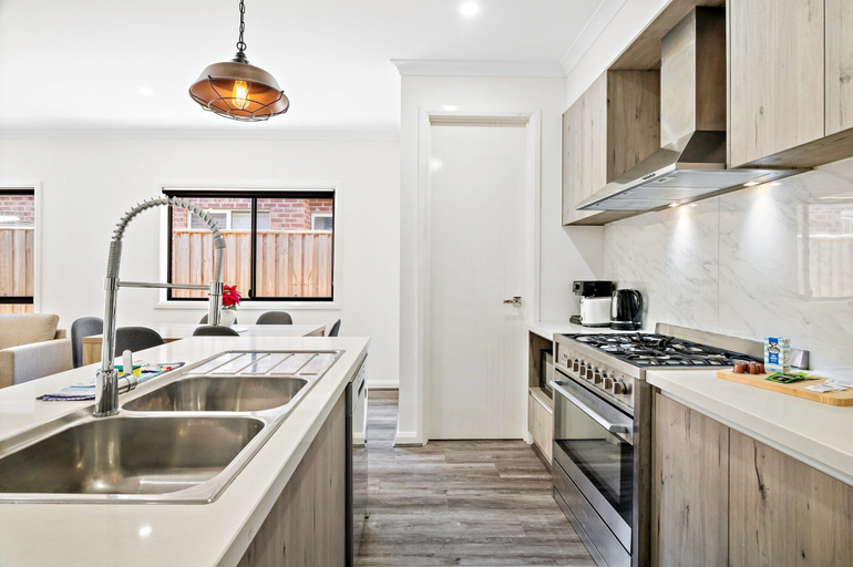 Private kitchen 2, Spacious 4-bed Home With Private Outdoor Area, Melton - East