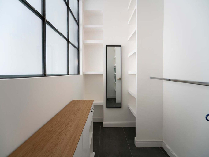 Interior detail 2, Charming Modern Apartment Near Argonne, Milano