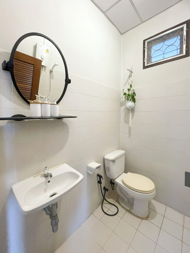 Bathroom 3, Silpasom ARTstay  Suratthani, Phunphin