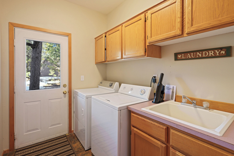 Interior 2, 4 Umpqua, Deschutes