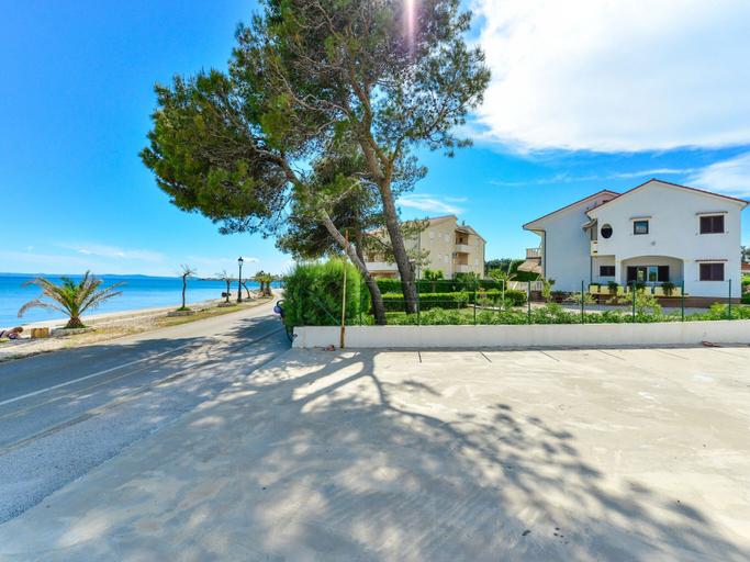 Exterior & Views 2, Apartment on Vir Island Near Sandy Beaches, Vir