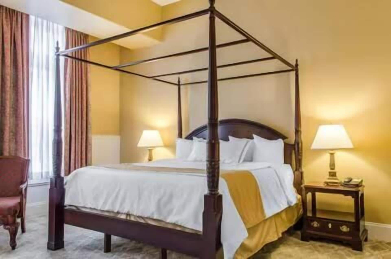 Room 3, Heartland suites, Adams