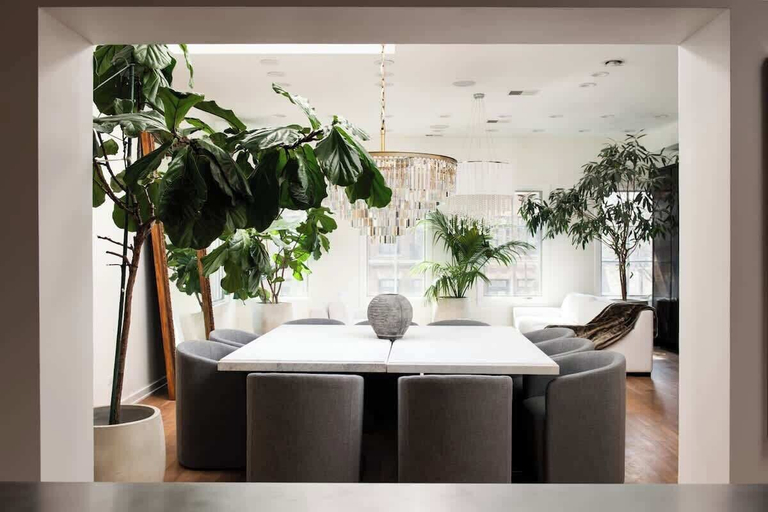 Room 5, Luxury 4BD Gold Coast Penthouse With Deck Views, Cook