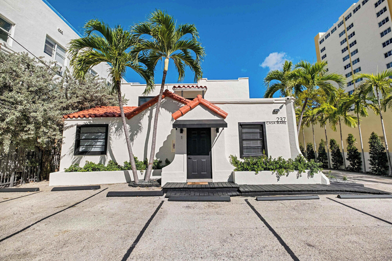 Room 4, Casa Mare 1BR Steps From the Ocean, Miami-Dade