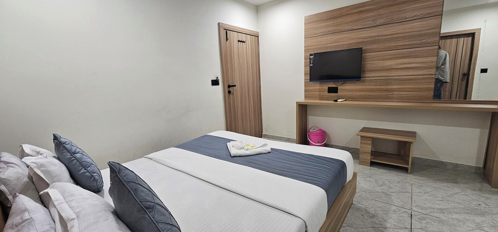 Room 4, HOTEL ROYAL VIEW, Ahmadabad