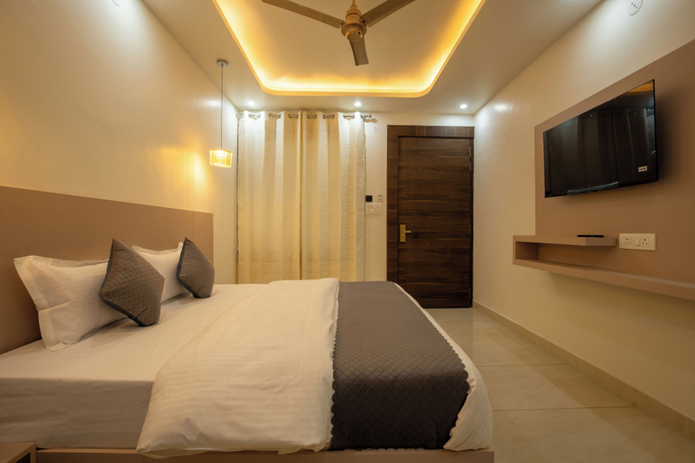 Room 4, The Goura Palace Hotel And Restaurant, Faridabad