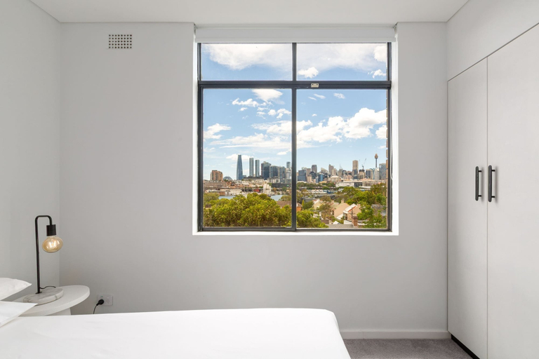 Room 2, Bright 2-bed Apt With Spectacular Bridge Views, Sydney