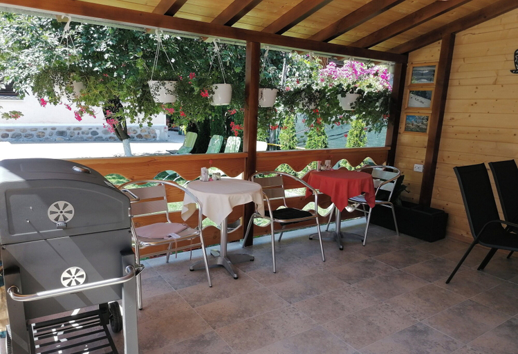Food & Drinks 5, Pensiunea Ioana, Curtea De Arges