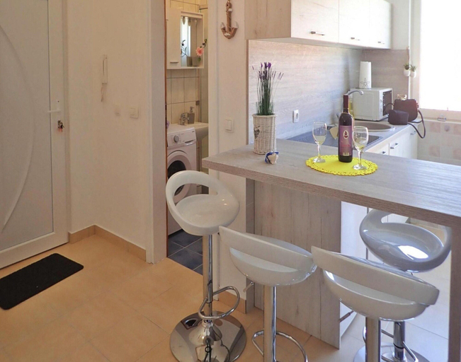 Private kitchen 2, Seaside Apartment in Seline With Sea View, Starigrad