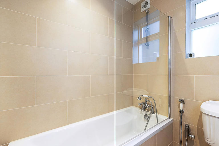 Bathroom 4, Charming London Retreat, London