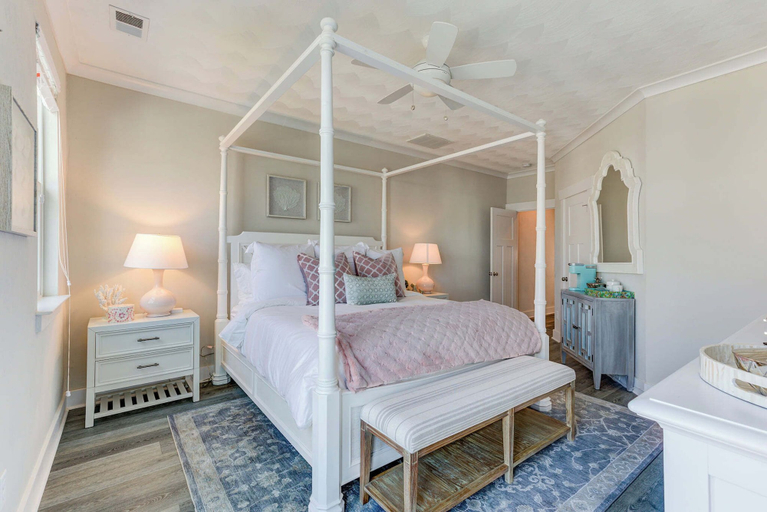Interior 5, 517 The Southend Pier House, Virginia Beach