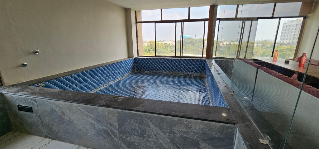 Swimming pool, Hotel Velvet Vista, Ahmadabad