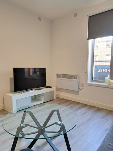 Living area 3, Affordable 1 Bedroom Flat in City Centre, Sheffield