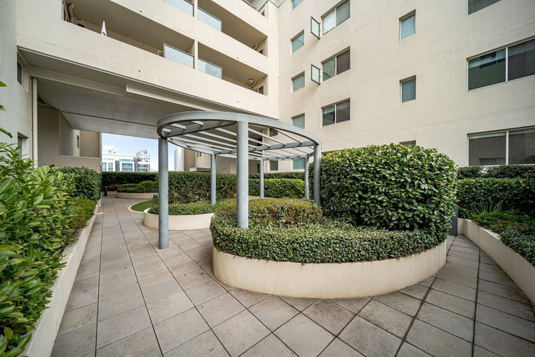 Reception 3, Braddon Retreat: Spacious 1-bed With Parking, Canberra