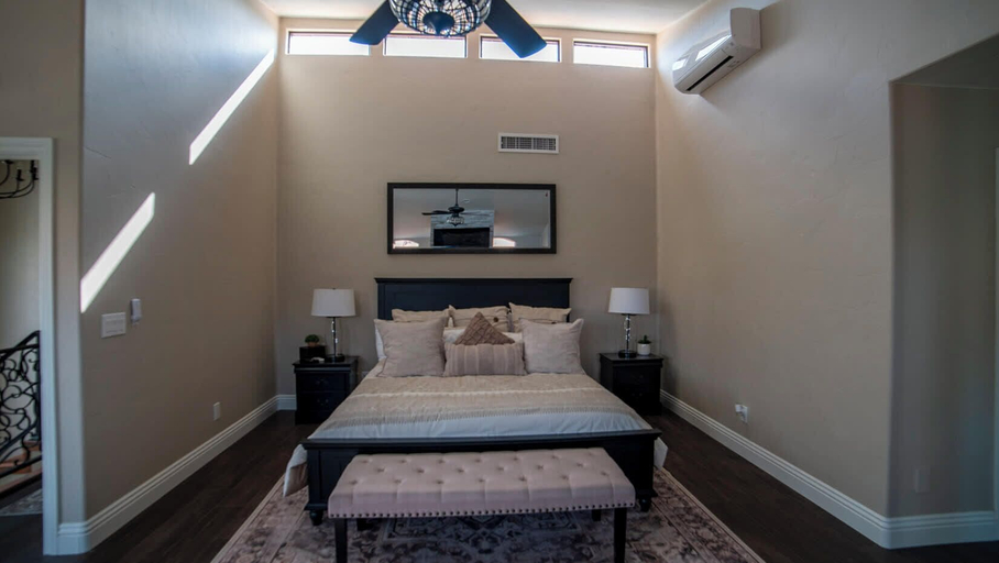 Interior 2, Gorgeous Hacienda on the River! Private Dock!, San Bernardino