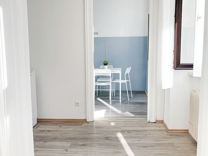 Dining 3, Beautiful 2BR Near AKH Ideal For Groups, Wien