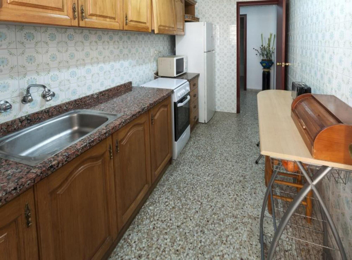 Private kitchen 2, River - Apartment In Daimus. Free Wifi, Valencia