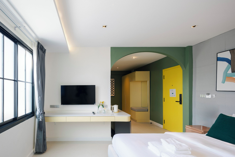 Room 2, Bembis Hotel Charoenakorn 10, Khlong San