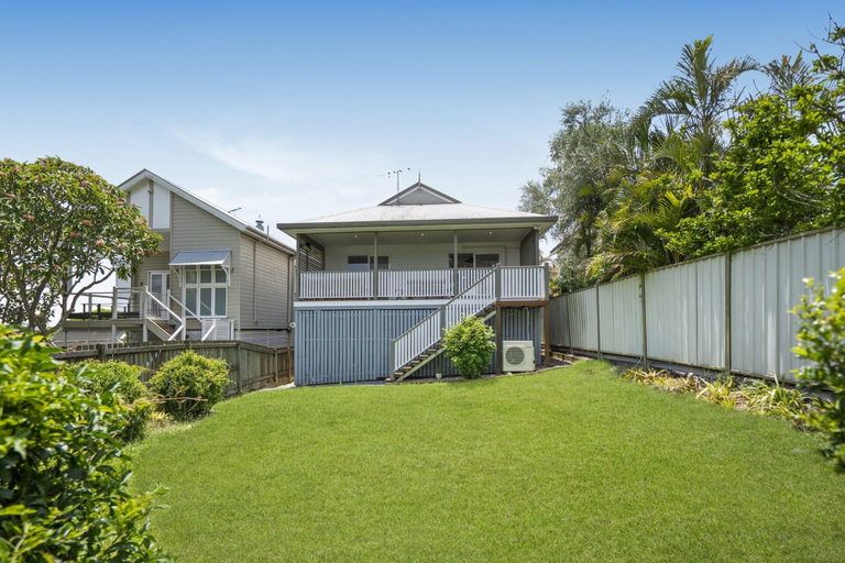 Garden, Bright 3-bed Home in Leafy Annerley, Annerley