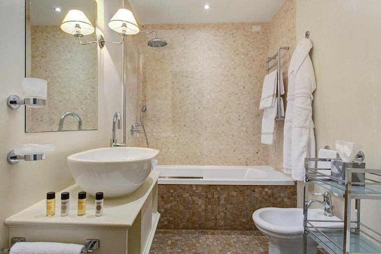Bathroom 5, Grand Hotel Cavour, Florence