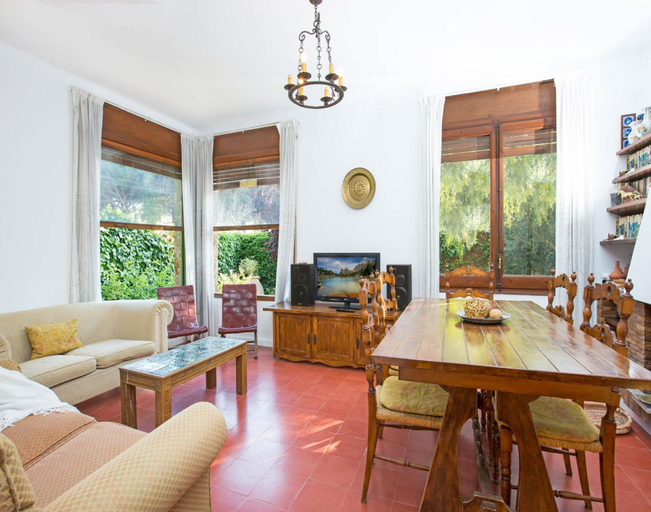 Dining, Villa With 4 Bedroom for 7 People, Girona