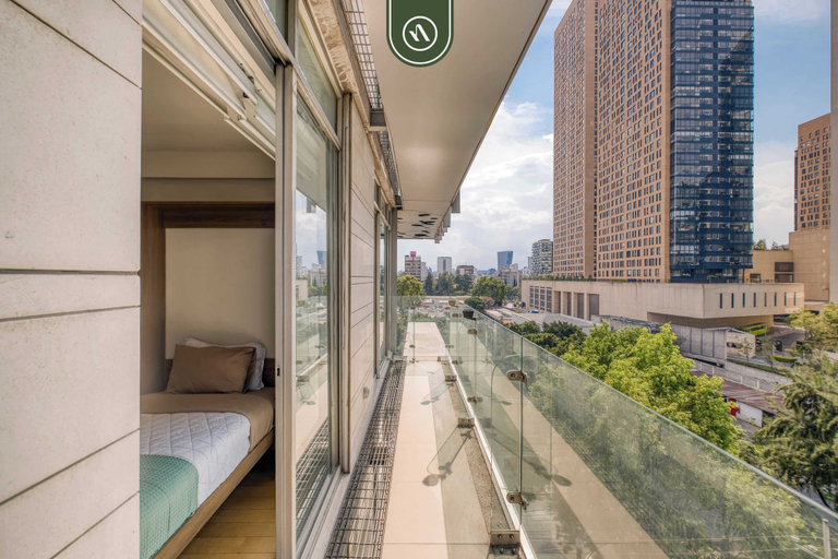 Room 5, Bright 2BR in Polanco Steps From Antara Soumaya, Mexico City