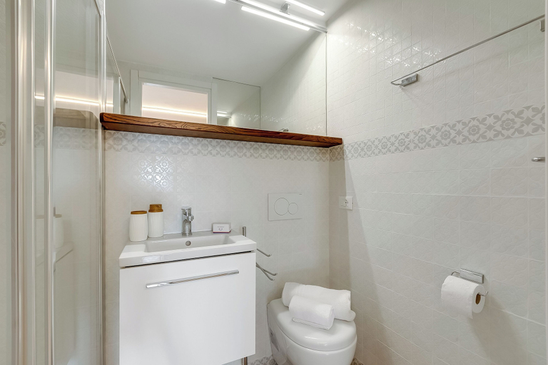 Bathroom 4, Villa Luce del Sol with Pool, Savona