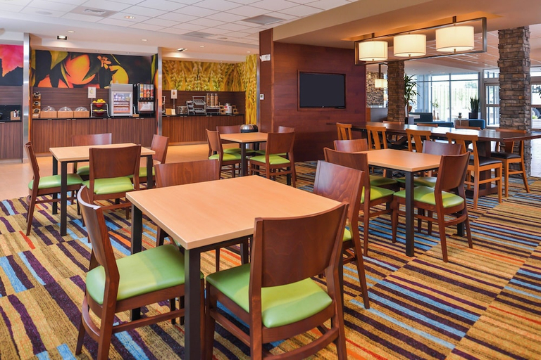 Food & Drinks 4, Fairfield Inn & Suites by Marriott St. Joseph, Buchanan