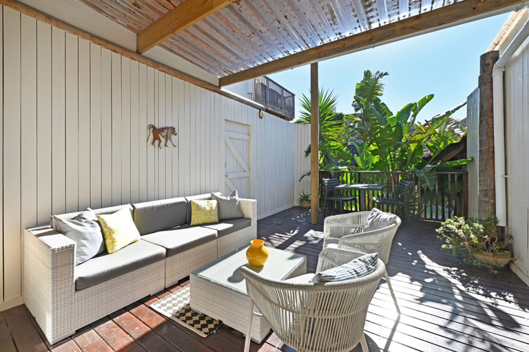 Others 5, Charming Sea Point 1 Bed With Leafy Patio, City of Cape Town