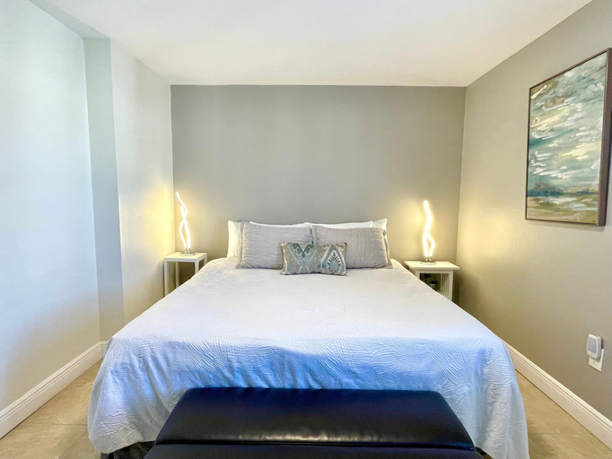 Interior 3, Mangroves, Manatee