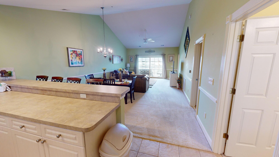 Interior 4, Magnolia Pointe Luster Leaf 4895-402, Horry