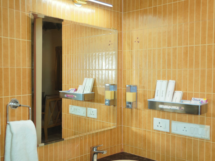 Bathroom 3, Aaradhyam Resort and Spa, Hapur