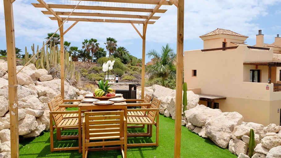 Balcony 4, Chalet Amarilla Golf With Pool & Jacuzzi, Santa Cruz de Tenerife