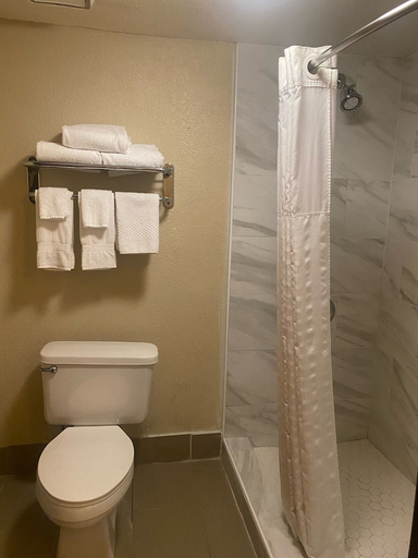 Bathroom 4, Comfort Inn & Suites Phoenix North / Deer Valley, Maricopa
