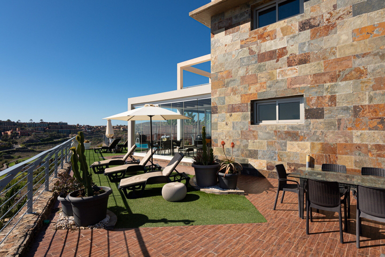 Outdoor dining 3, Lavish Villa Near Maspalomas Beach, Las Palmas