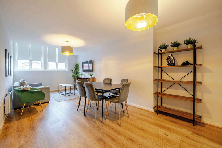 Room 5, Host Stay Apartment 9 Stanley Street, Sefton