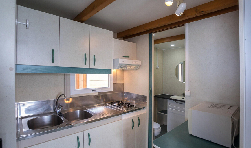 Private kitchen, Bungalow in Calella by Sea & Mountains, Barcelona