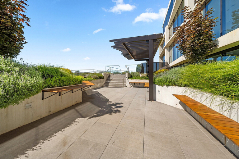 Reception 2, Bright Unit With Secure Parking and Garden Access, Canberra