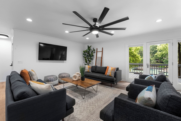 Interior 3, Queens Cove, Iredell