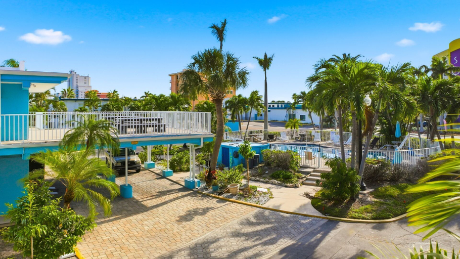 Exterior & Views 2, The Bayside Inn & Marina, Pinellas