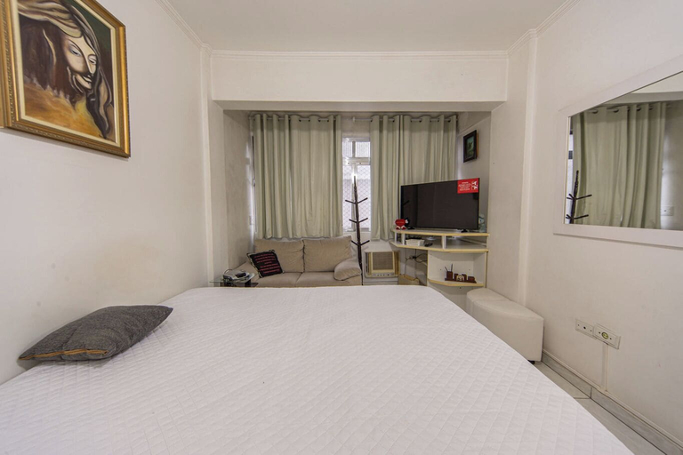 Room 5, Apto com Wi Fi e Garagem a 240 Metros da Praia, Santos