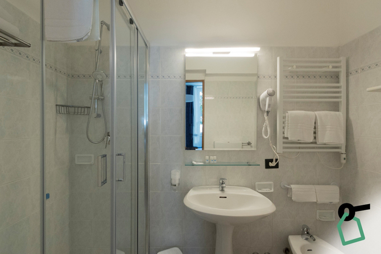 Bathroom 2, Hotiday La Spezia Centrale, La Spezia
