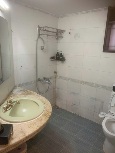 Bathroom, Xumi Motel, Hoàng Mai
