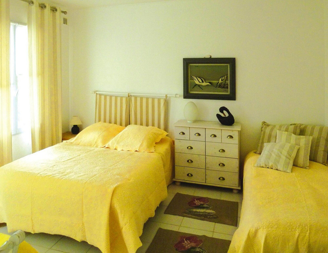 Room 2, Beachside Flat With Sunny Patio, Somme