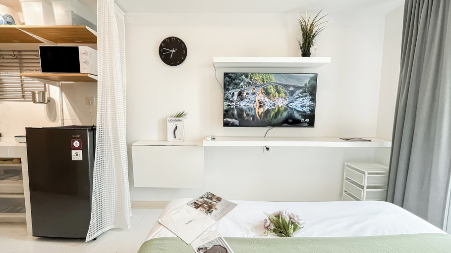 Room 2, Nice Studio Room Apartment Near Tokyo Hub At Tokyo Riverside Pik 2, Tangerang