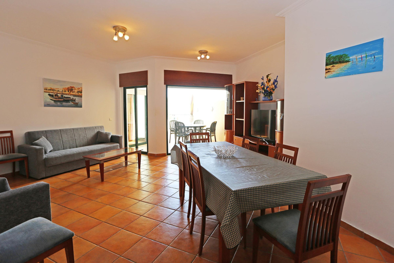 Room 4, C20 - Meia Praia Beach 3 Bed Apartment, Lagos