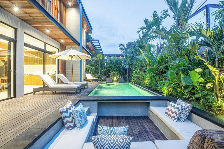 Room 4, Elegant 5BR Modern Villa Steps From Caf Del Mar, Badung