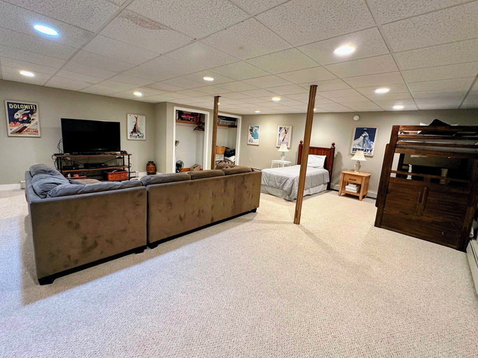Interior 2, Fc39 Entry Level Bretton Woods Cottage on Beginner ski Trail, Coos